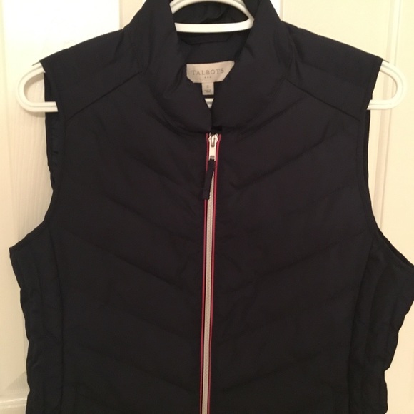 Talbots dark blue lightweight puffer vest with pink trim on zipper - Picture 1 of 10